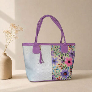 Bolso artesanal de mano estilo tote con un diseño dividido