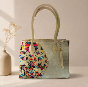 Bolso artesanal elegante en tono beige