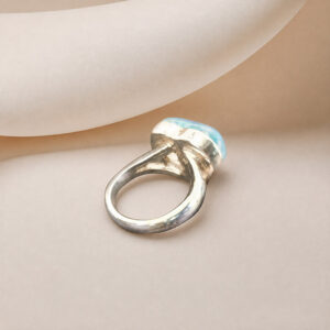 Anillo con piedra de Larimar genuino en plata 9.25