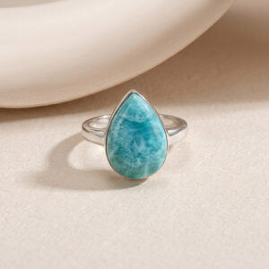 Anillo con piedra de Larimar genuino en plata 9.25