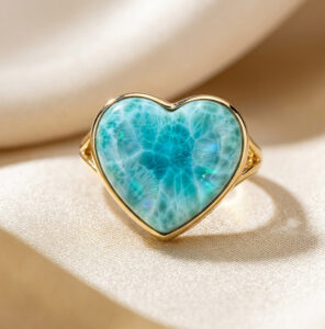 Anillo con piedra de Larimar genuino en plata 9.25